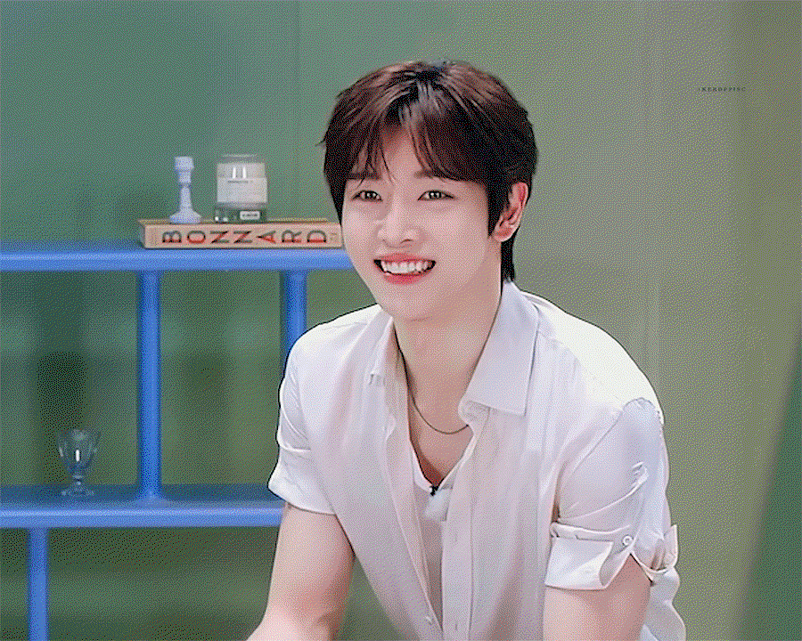 AFMHbJ.gif