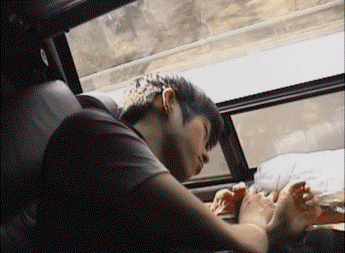 AOxVgF.gif