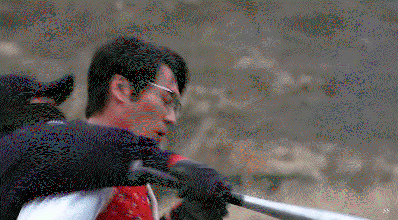 AUoDgf.gif