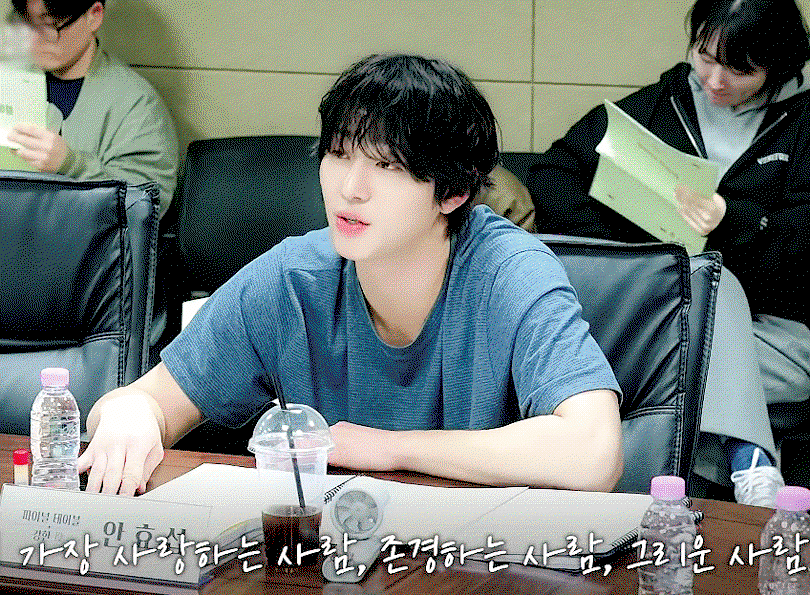 AUyXIn.gif