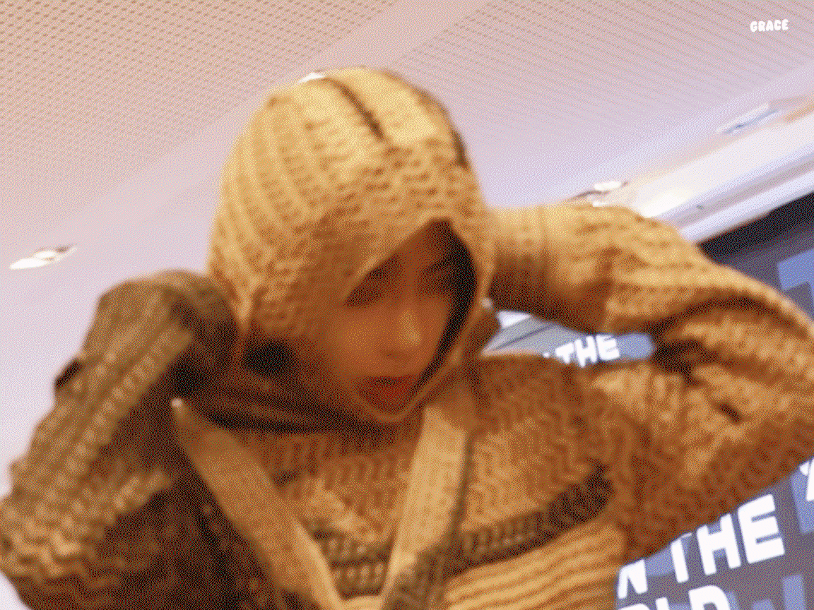 AWJyVK.gif