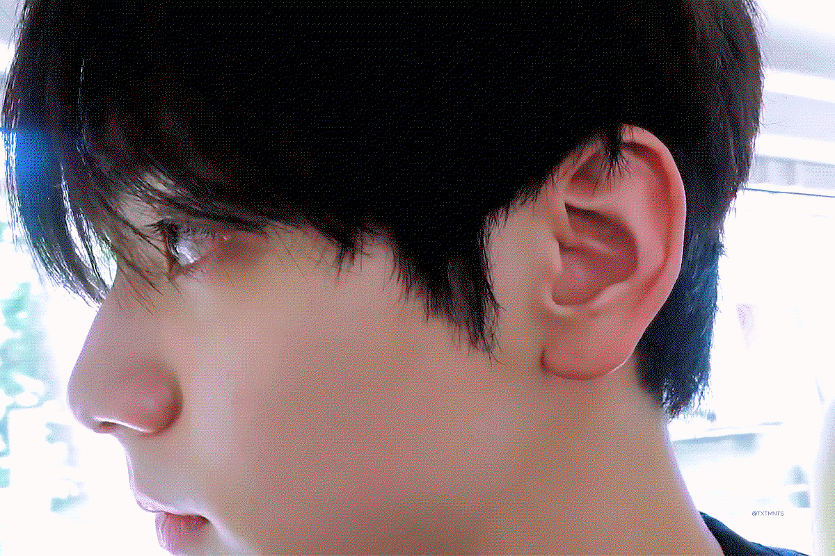 AdjhPK.gif