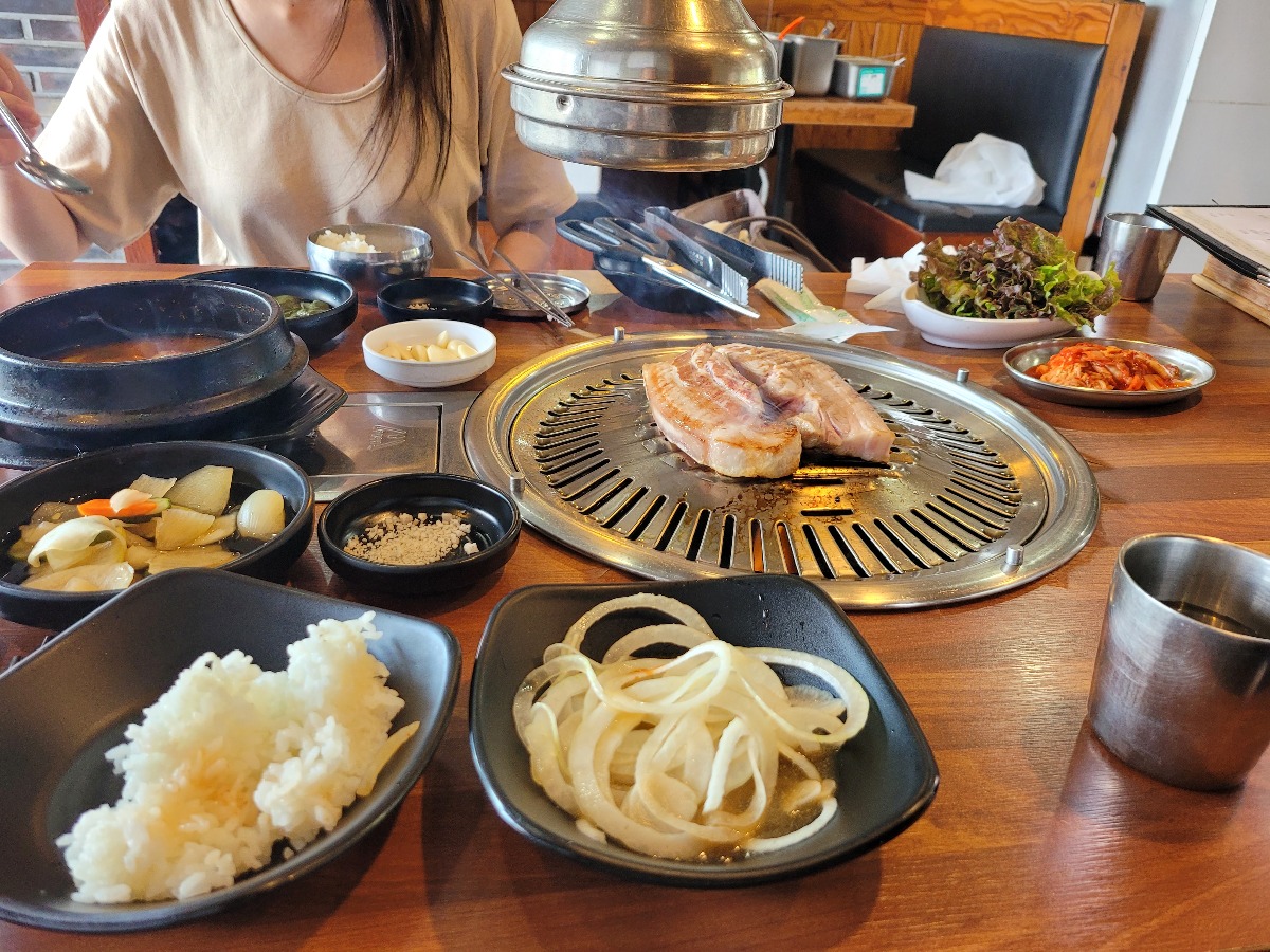 덕메랑 삼겹살 먹었어ㅋㅋ