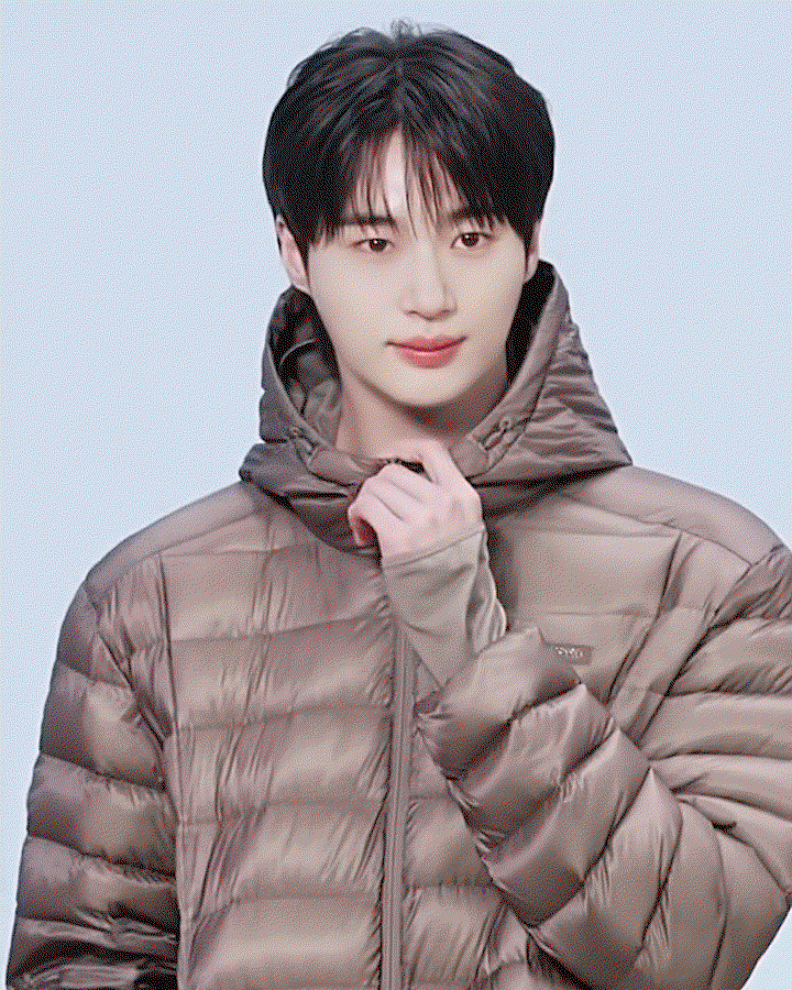 AkhWGs.gif