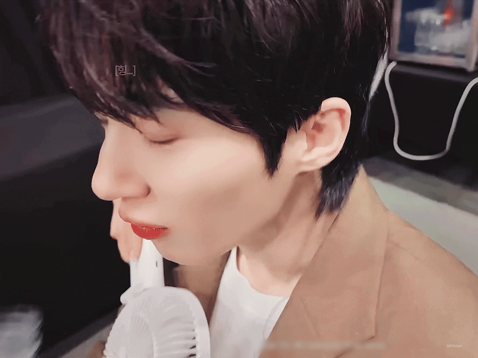 AtnYrM.gif