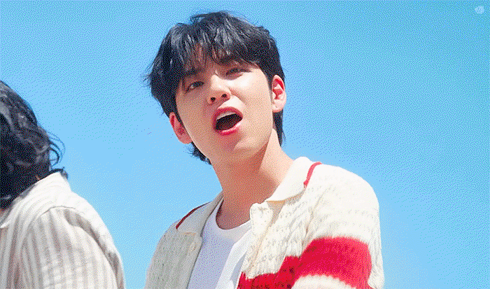 AumzIS.gif