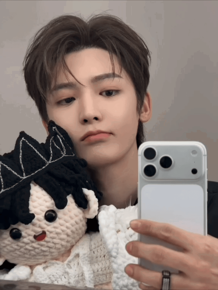 AxCYOu.gif