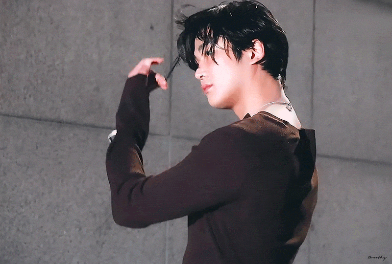 BBIxbW.gif