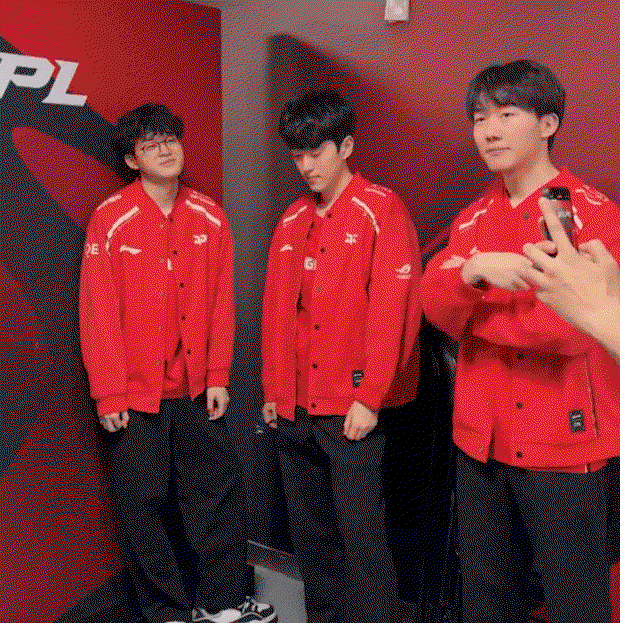 BLjSPB.gif