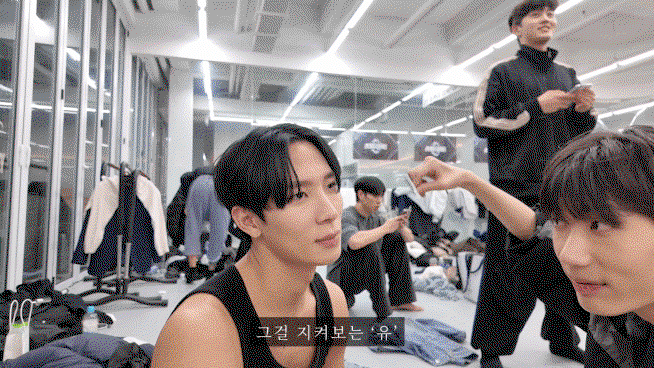 BdtosJ.gif