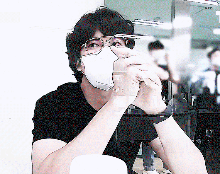 BxpPNK.gif