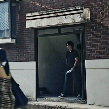 CIWorE.gif