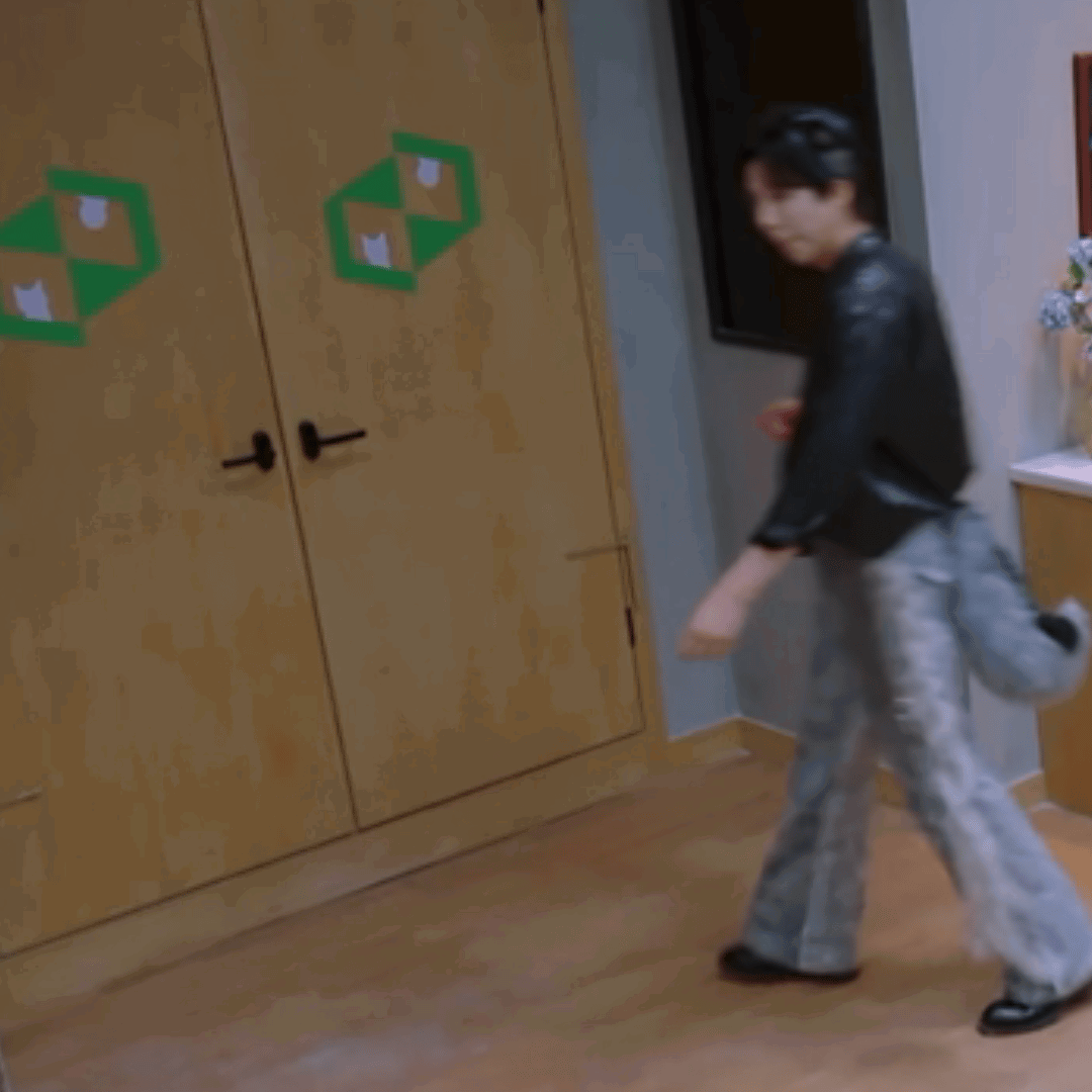 CXWMWJ.gif