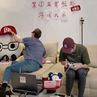 CYkqzb.gif