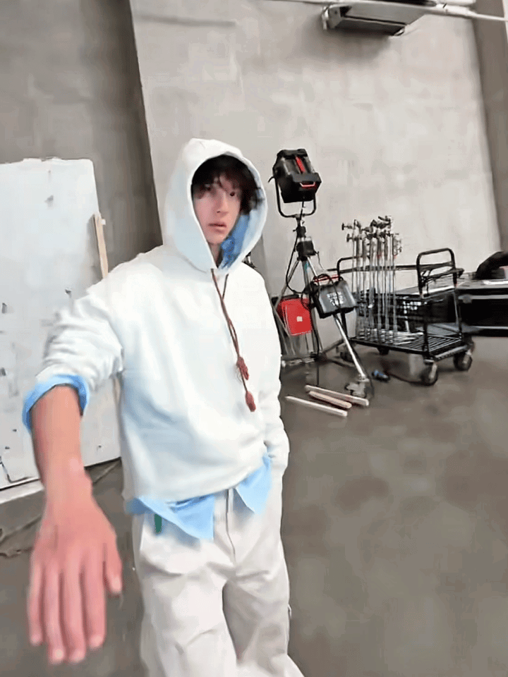 CmkiXE.gif