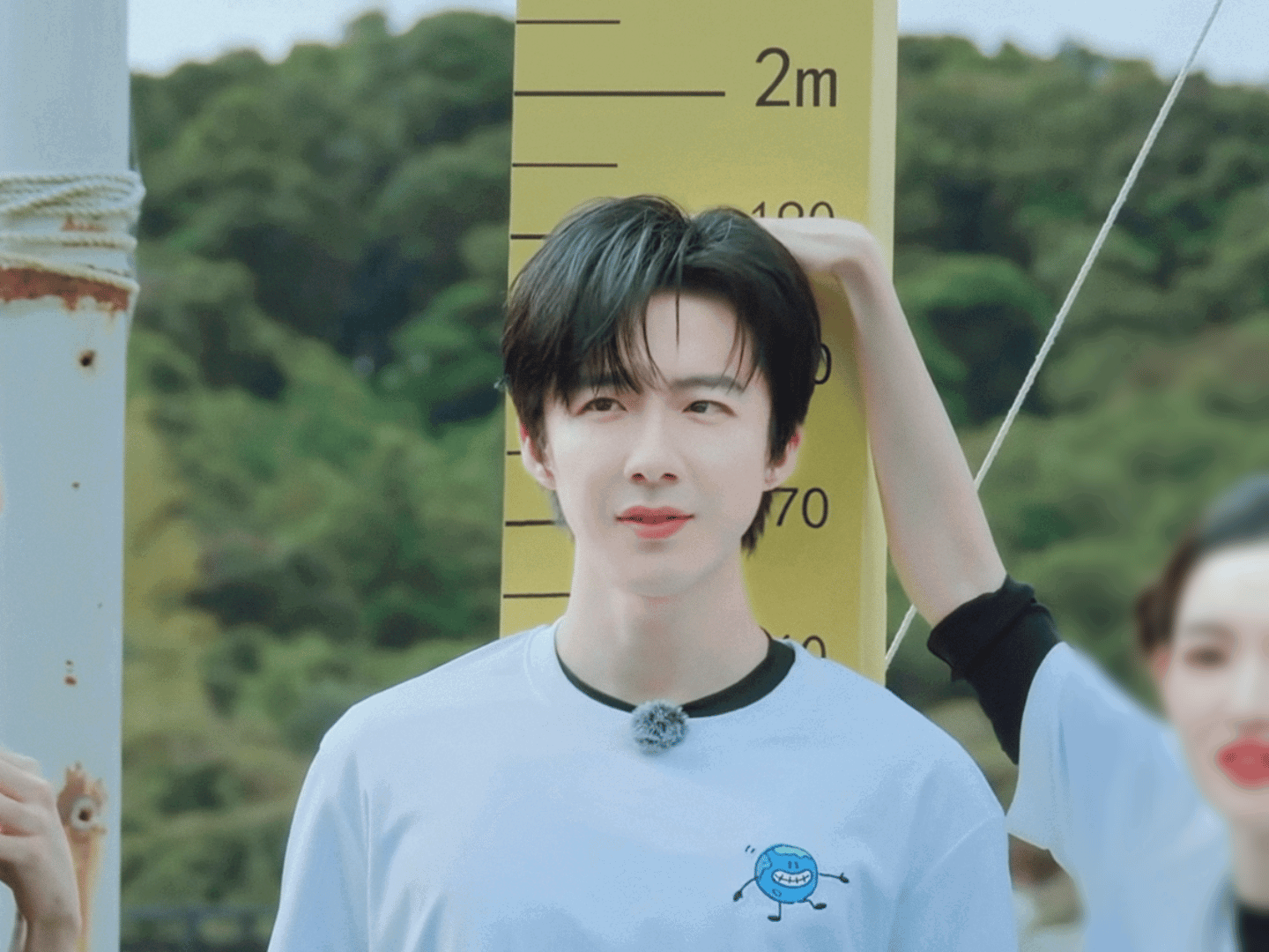 CvyBnH.gif