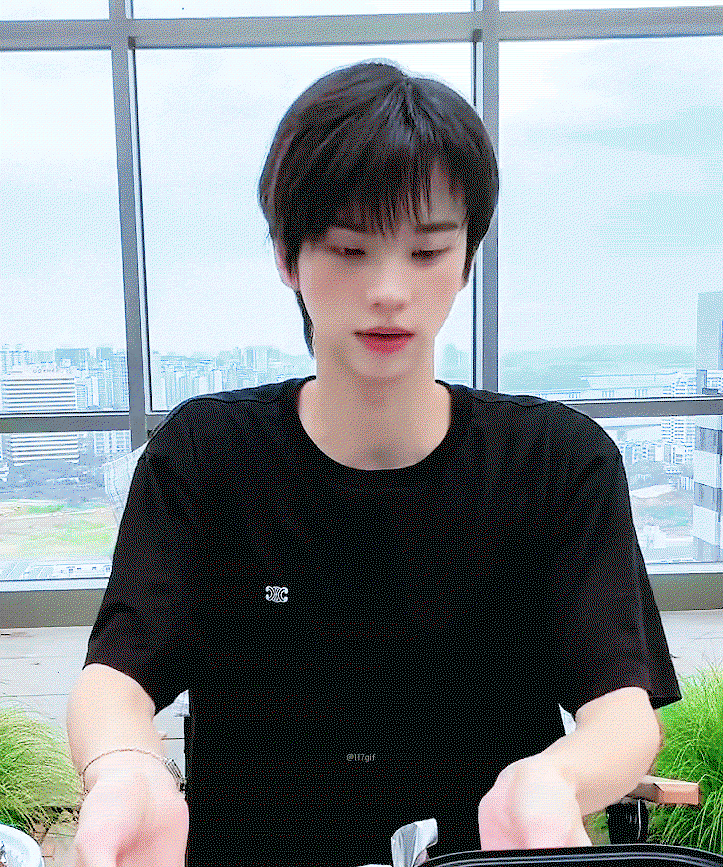 CxaDfY.gif