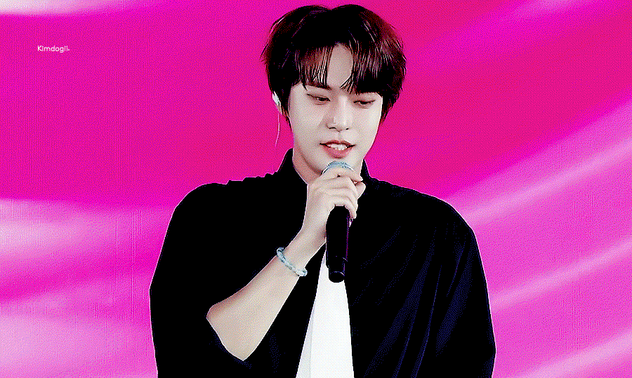 DBnrKK.gif