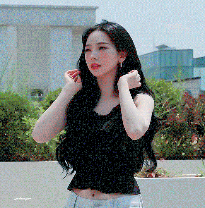 DqCKHJ.gif
