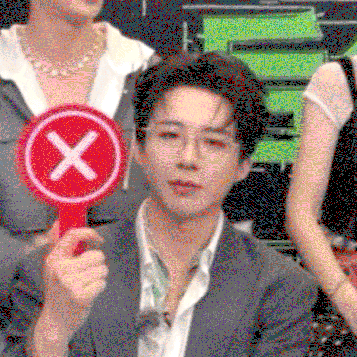 DqiVna.gif