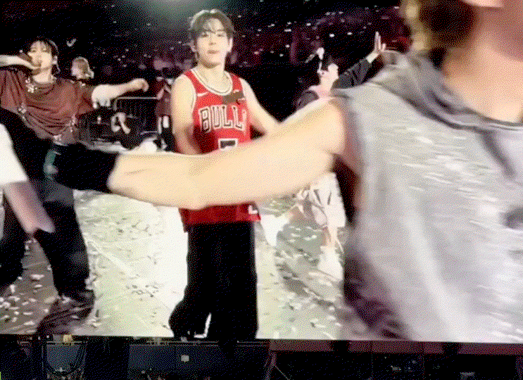 DvYDgj.gif