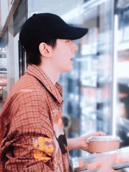 DzMYSW.gif