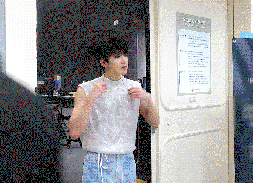 EGLCFJ.gif