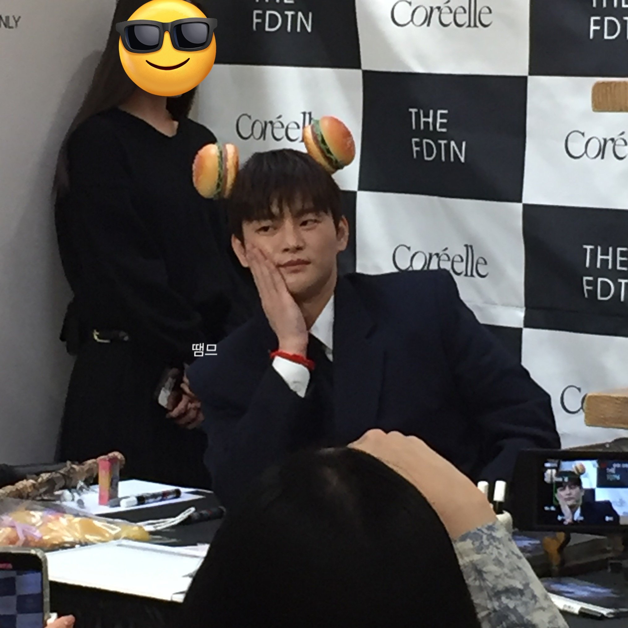 EQxoLj