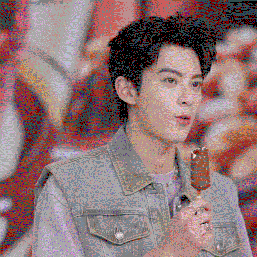 EkyjyJ.gif