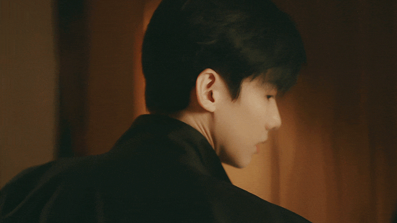 EyOnrX.gif