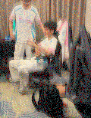 FQMoZr.gif