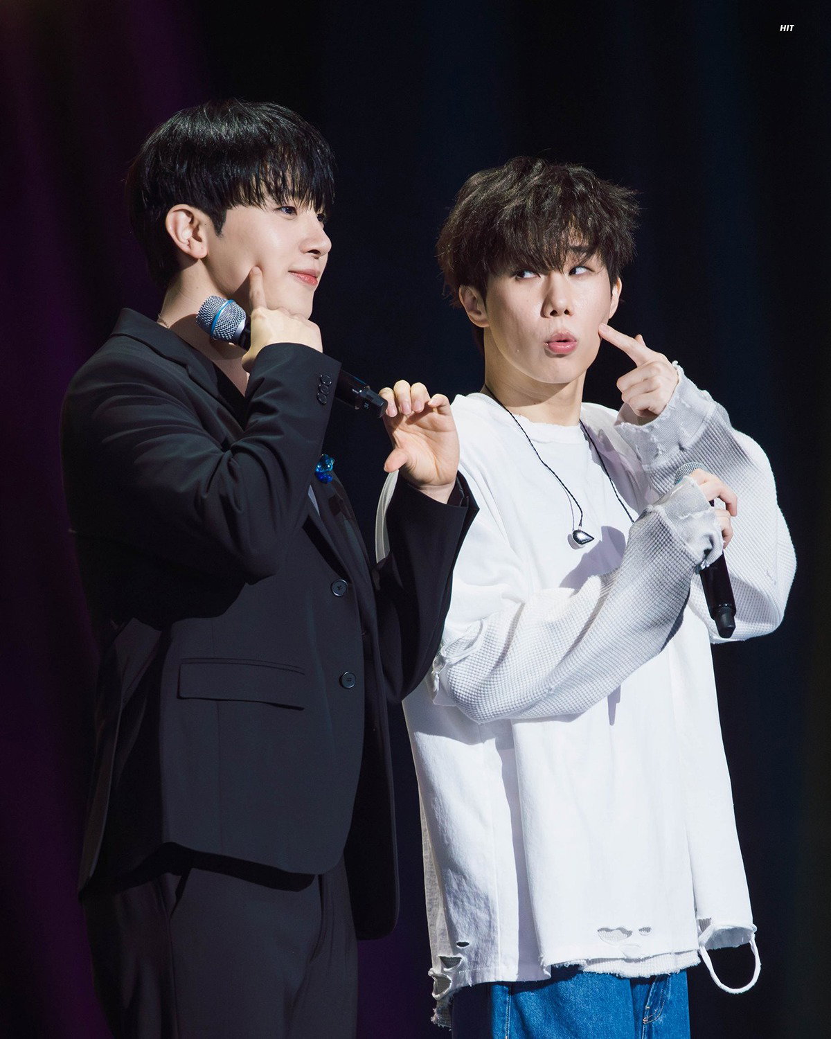 더쿠 - 볼콕 하면서 라이토분 쳐다보는거 넘 규ㅣ여웡 ㅠㅠㅠㅠㅠㅠ