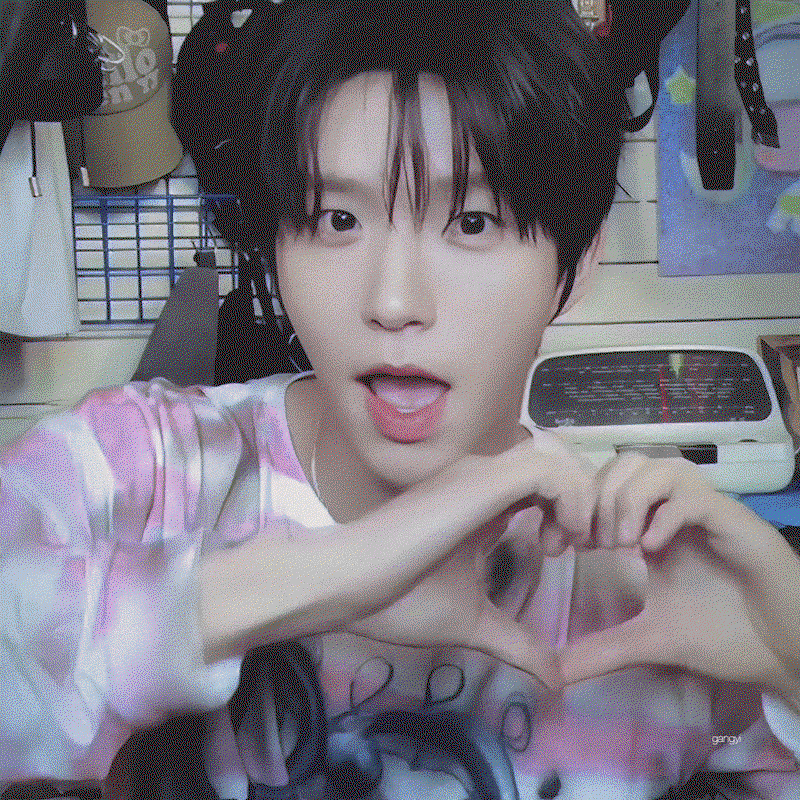 FUAKsj.gif