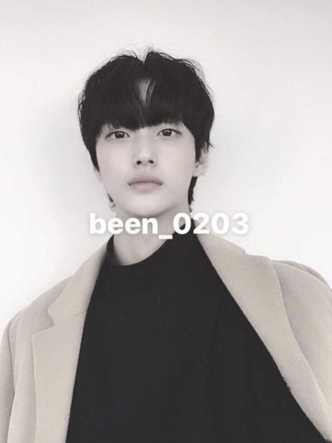 더쿠 - 원빈이 과사 새로 뜬 거