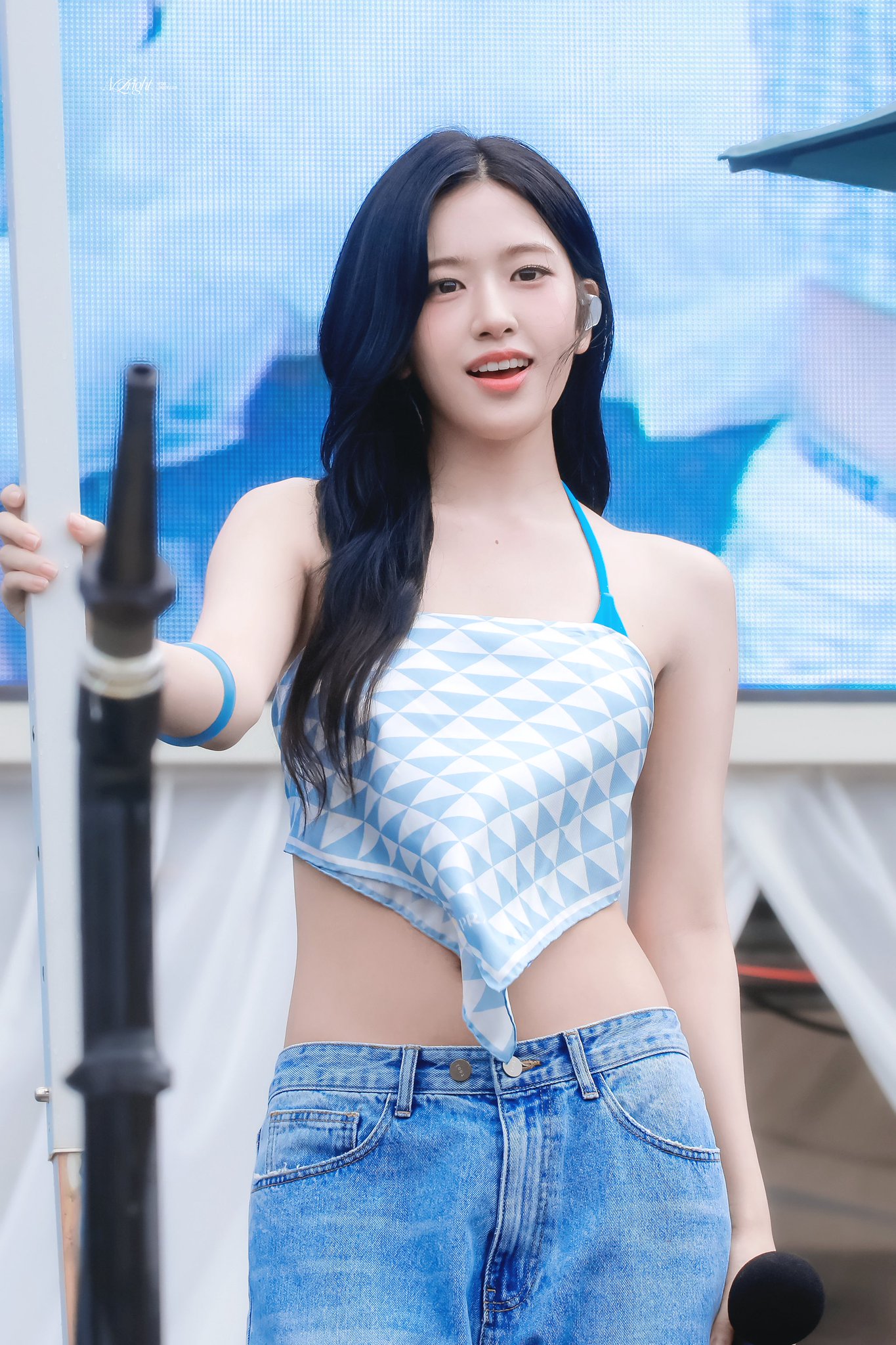 FhFWIO