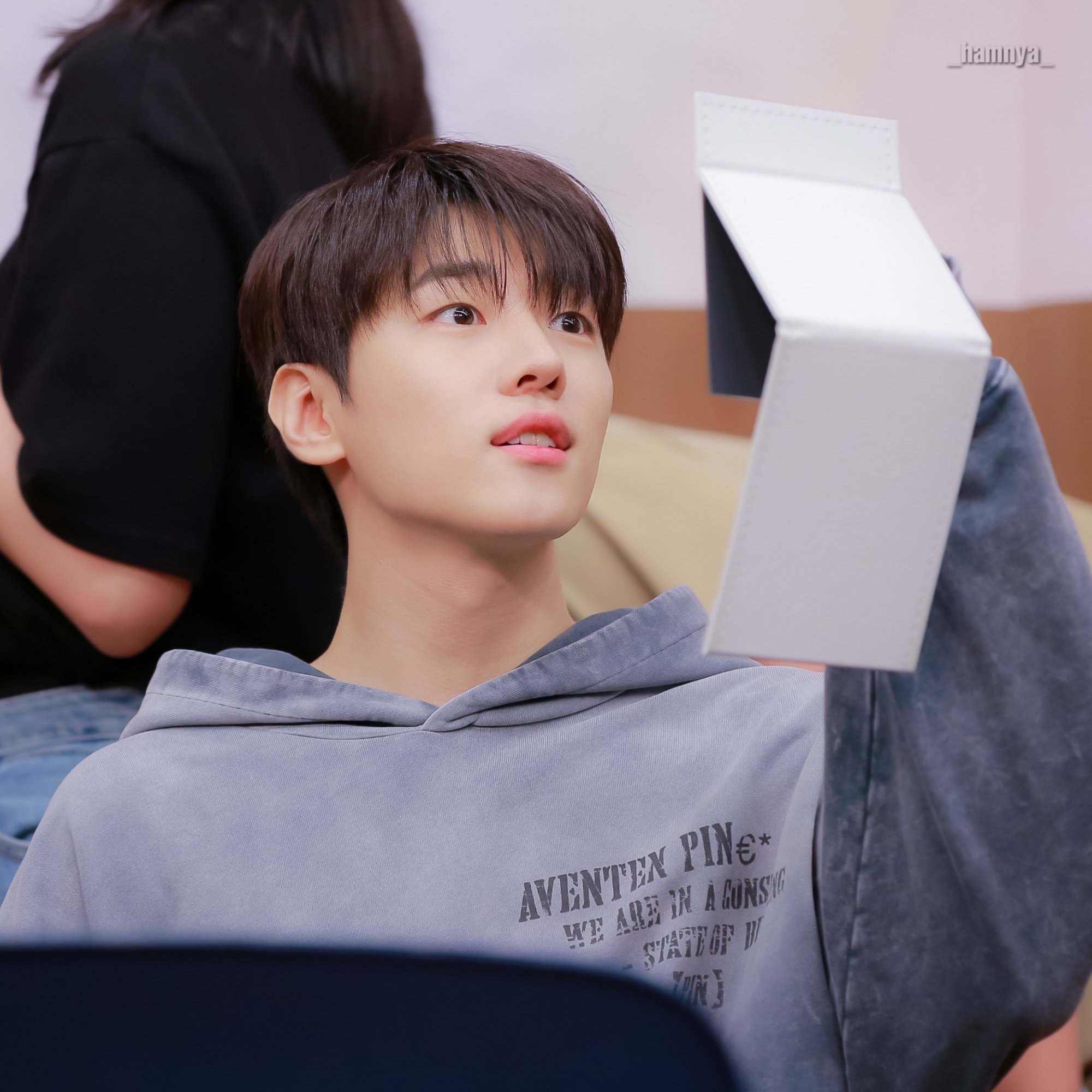 FjMNmg