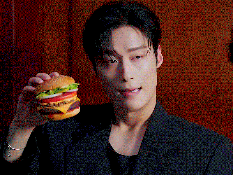 FwmYlG.gif
