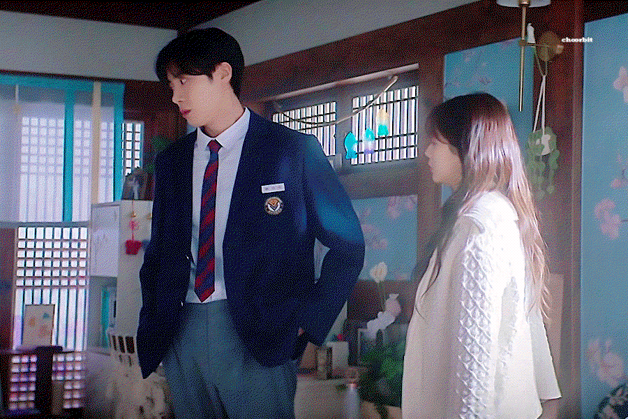 GEyeTJ.gif