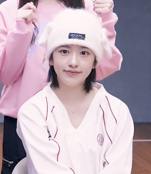 더쿠 - 저기 강아지 한분 귀가 너무 귀여워요