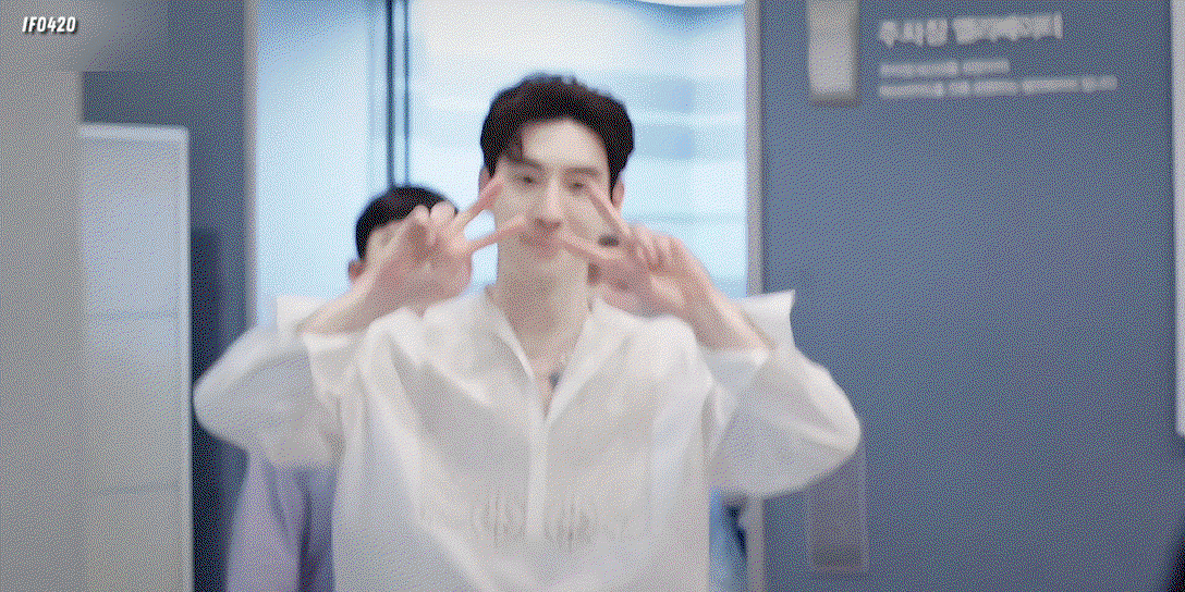 GLjMyi.gif