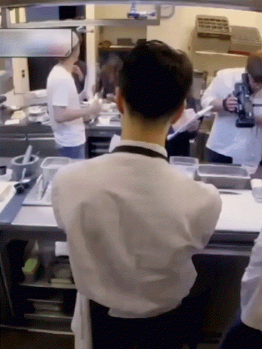 GQROAM.gif