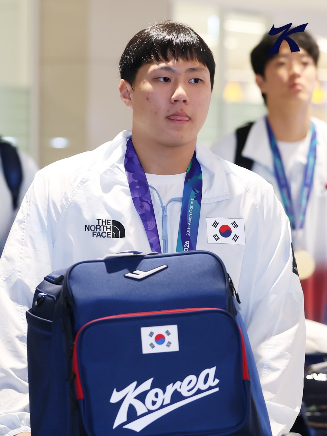 GUNubJ