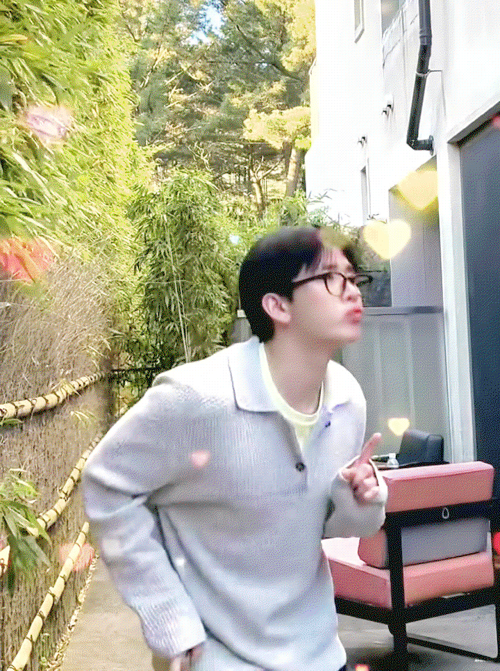 GcyHhE.gif