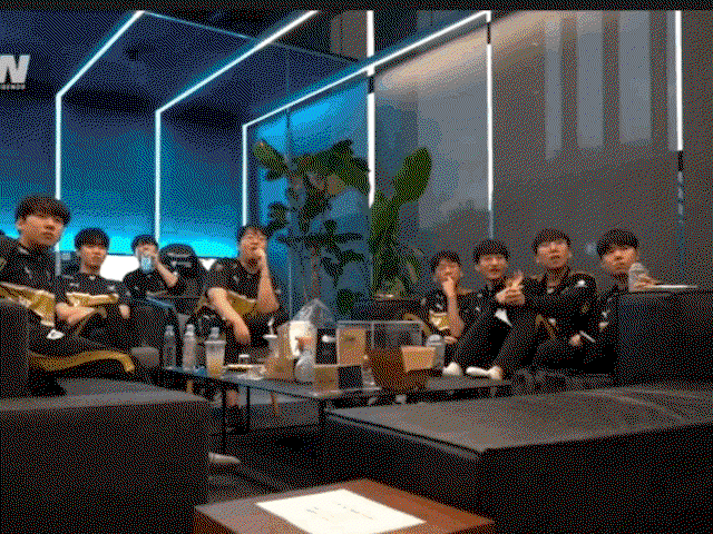 GdrnYA.gif