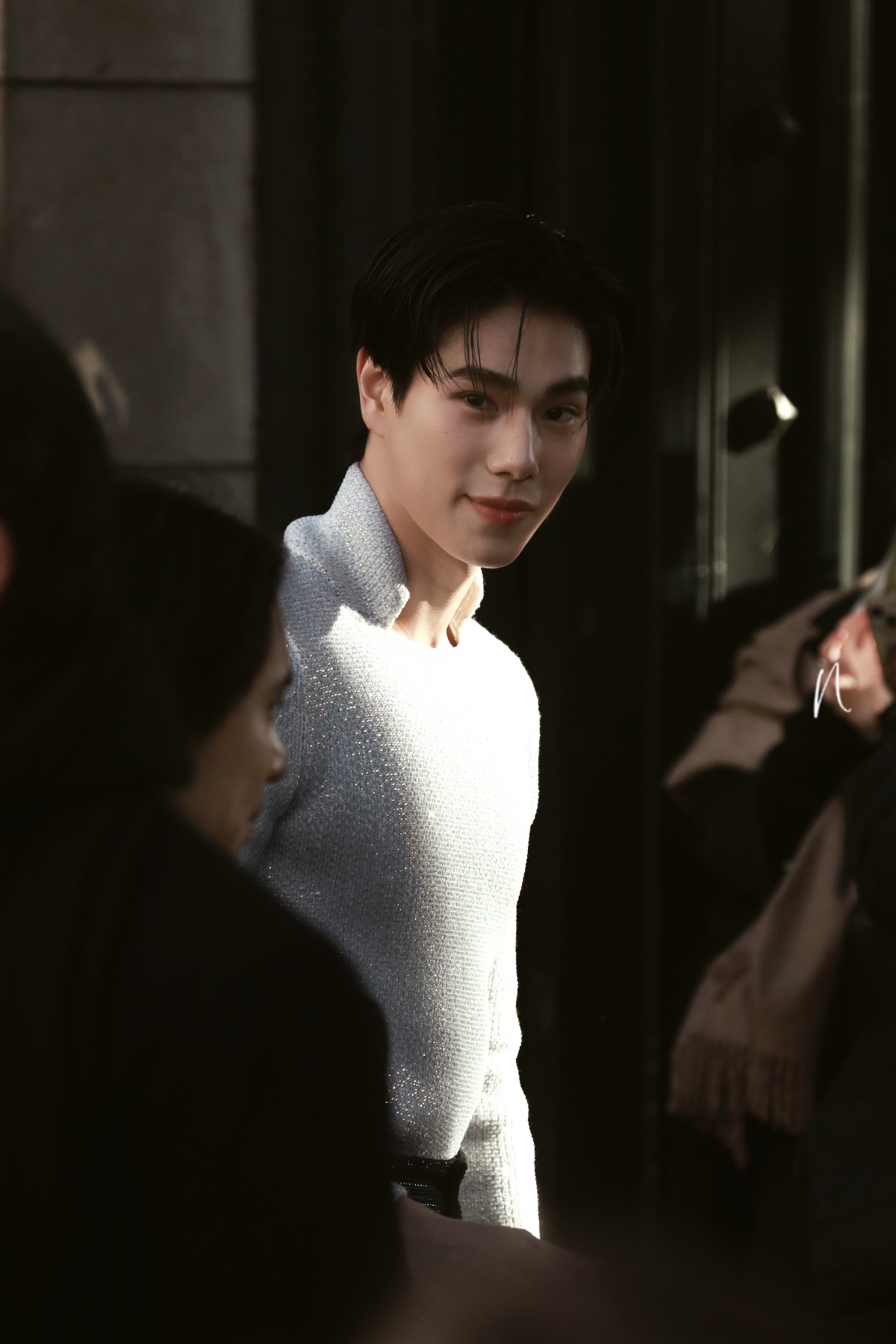GmjKBs