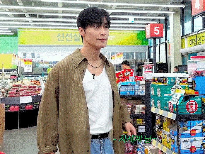 HCrwlv.gif
