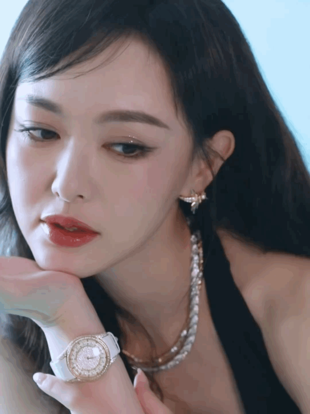 HEBOoz.gif