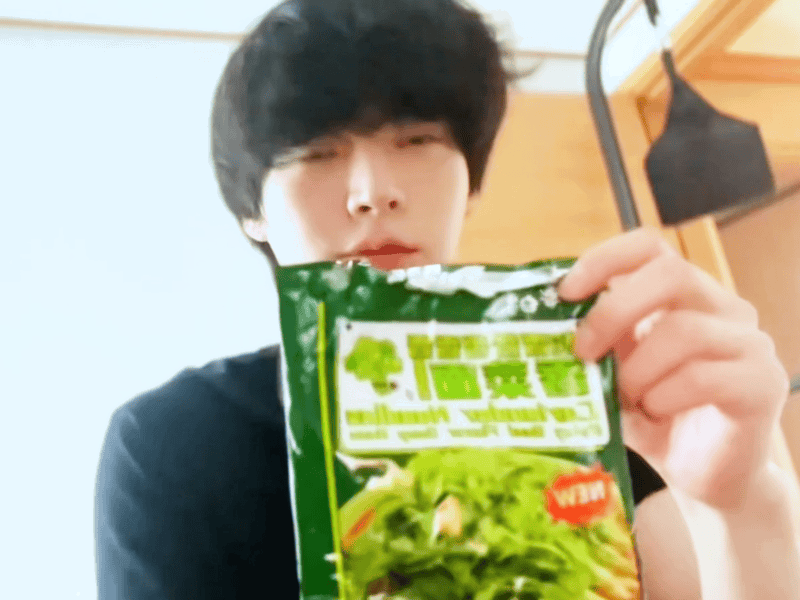 HJcyGT.gif