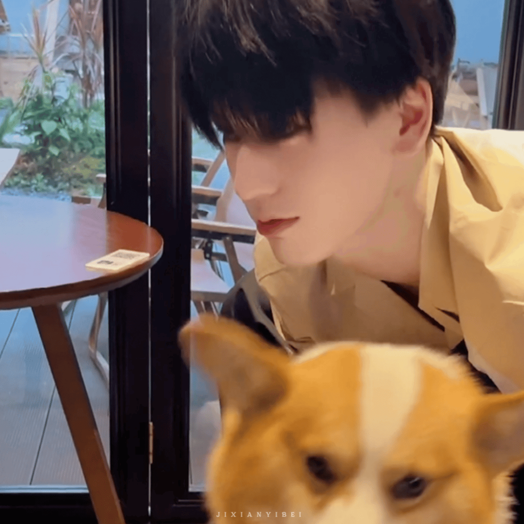 HKTIwb.gif