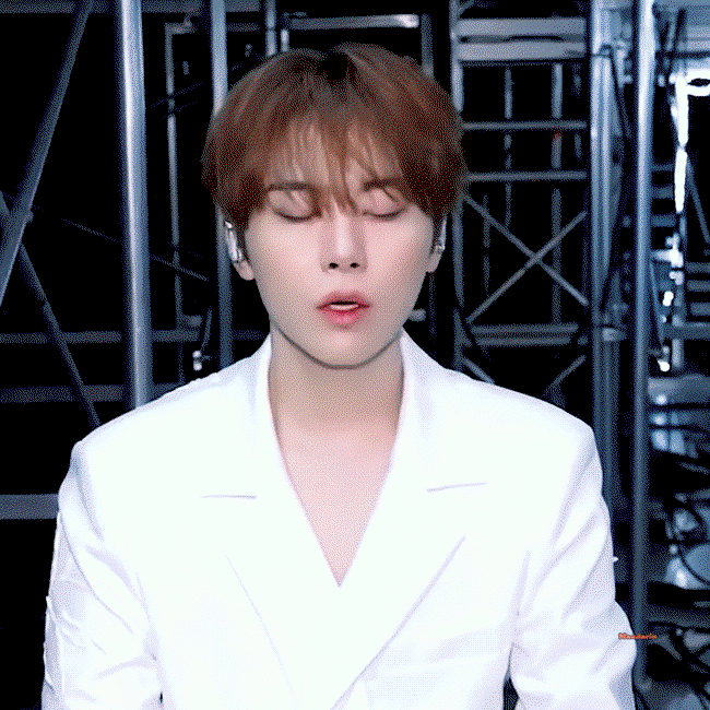 HNhYMY.gif